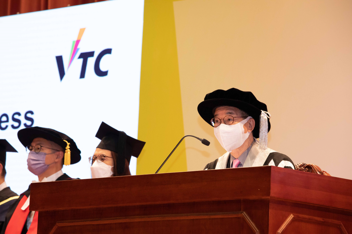 VTC holds graduation ceremonies to confer awards on over 17,000 graduates of its member institutions Image 3