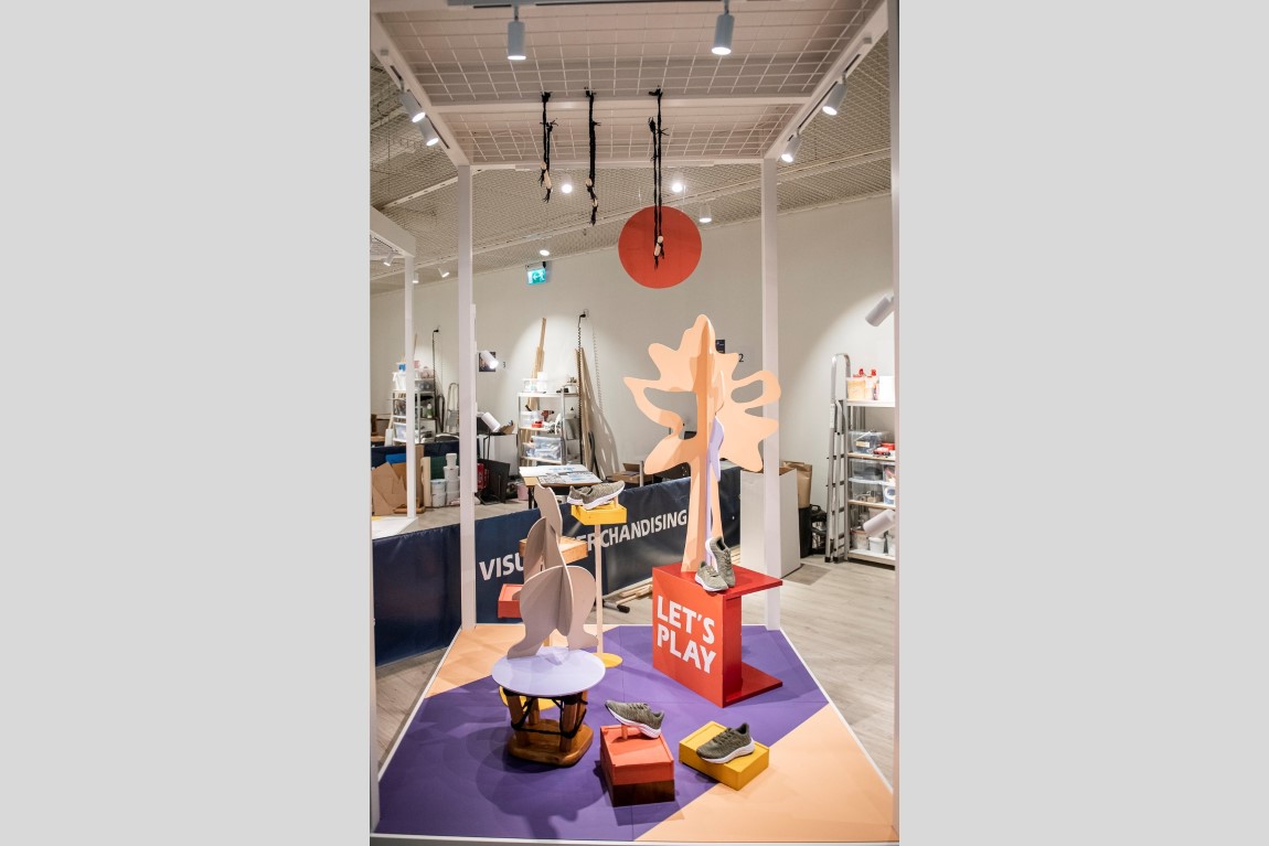 HKDI graduate wins the first Gold Medal for Hong Kong in Visual Merchandising at WorldSkills Competition Special Edition 19 Oct 2022 04